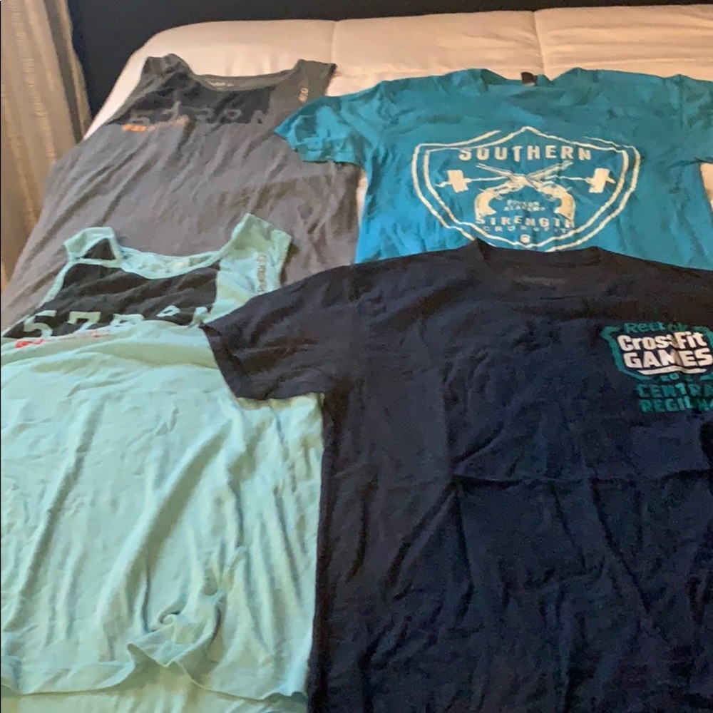 Lot of 4 Crossfit shirts. Medium.